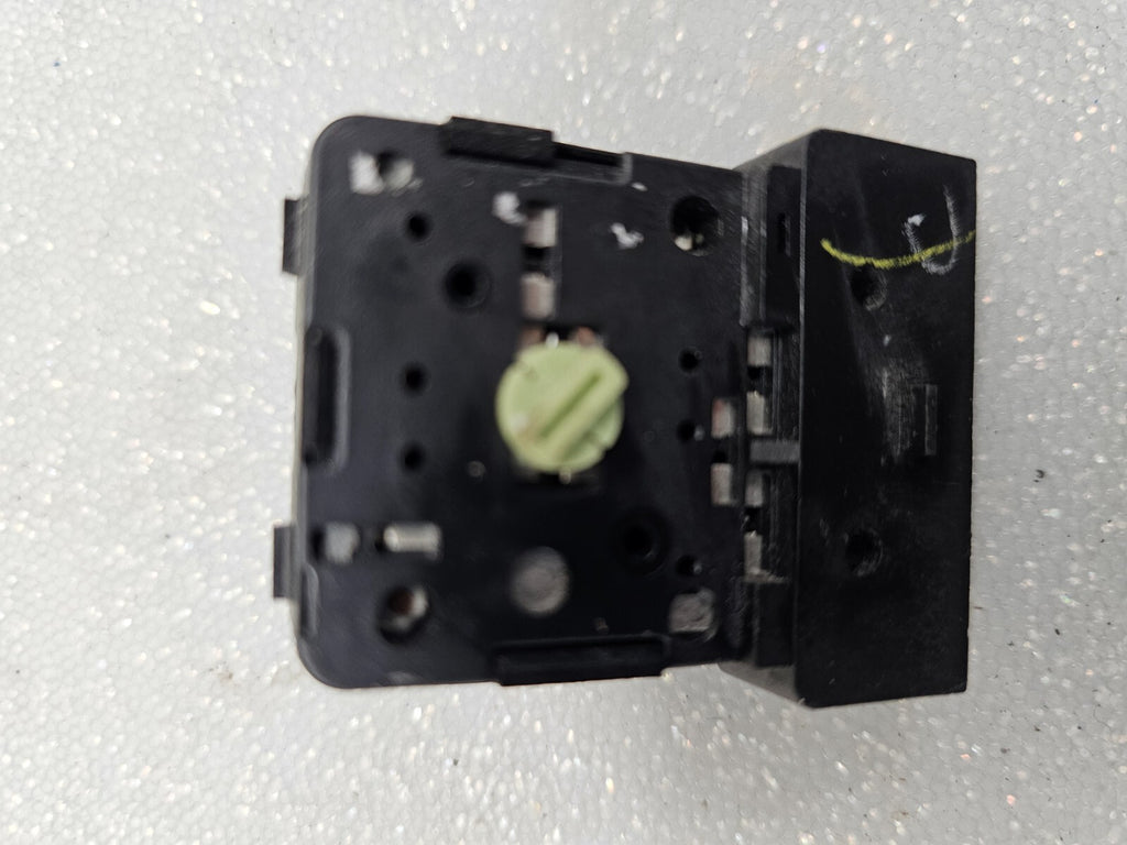 🔥1997-2005 Buick Century Regal Driver Left Power Door Lock Switch Assembly