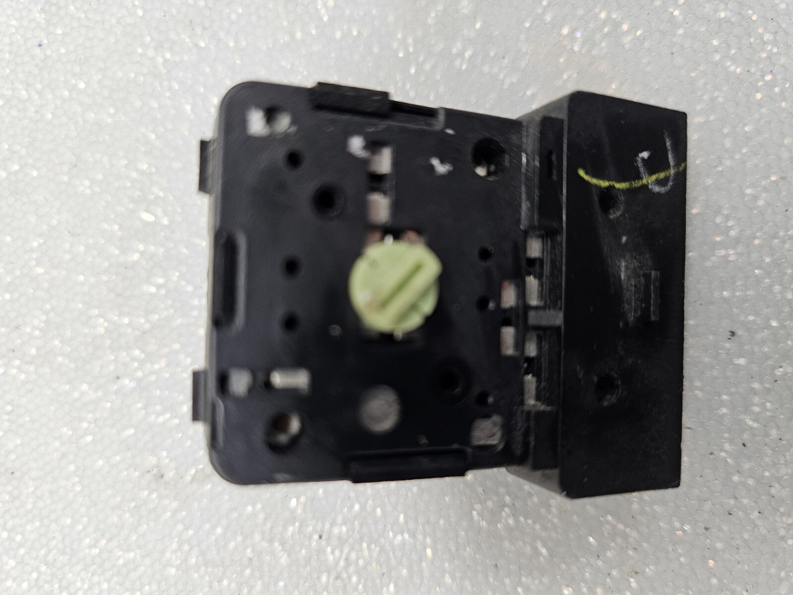 🔥1997-2005 Buick Century Regal Driver Left Power Door Lock Switch Assembly