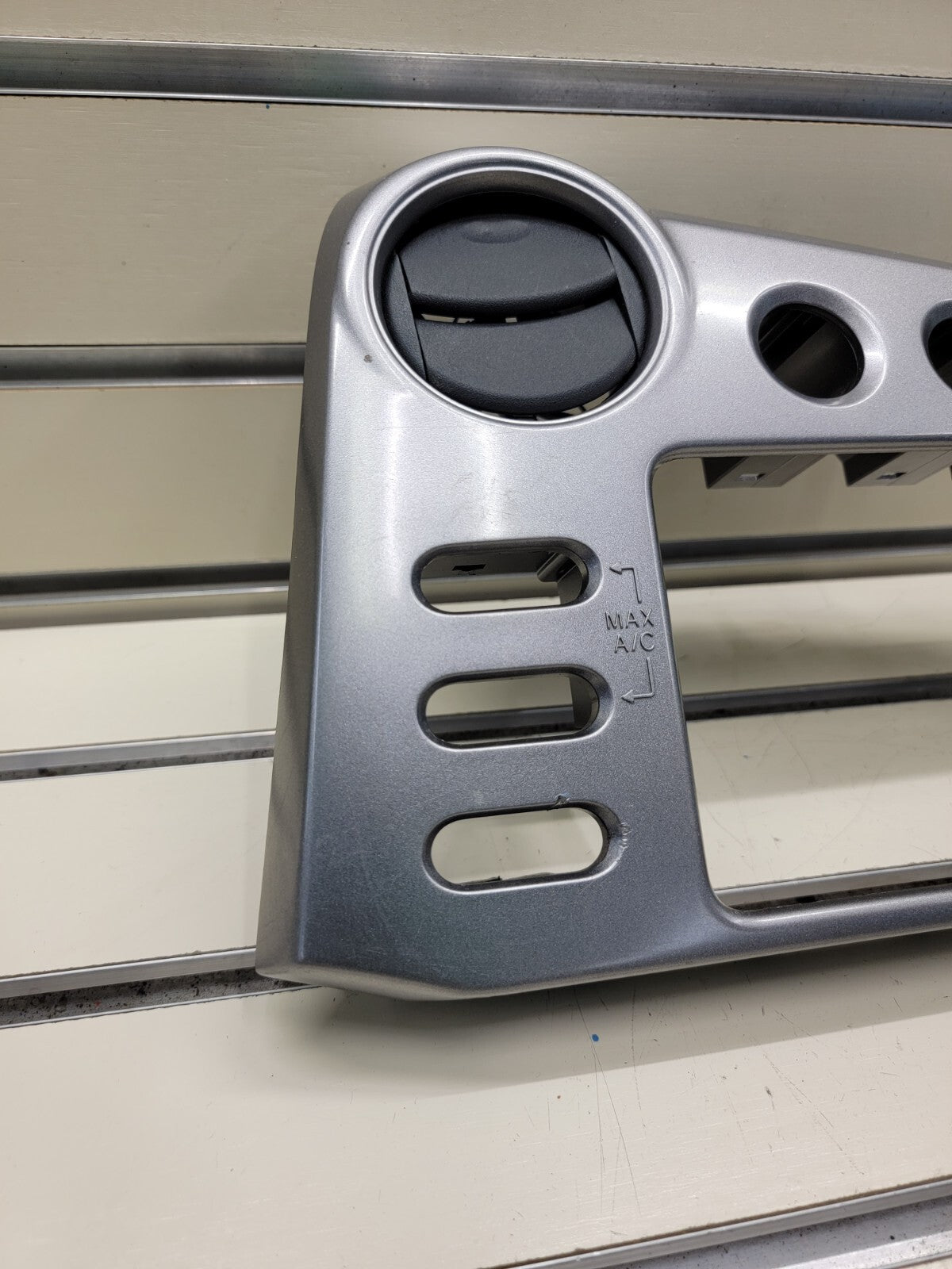 🔥2003-2008 Toyota MATRIX / Pontiac VIBE Center Dash Radio Bezel Trim Silver B26