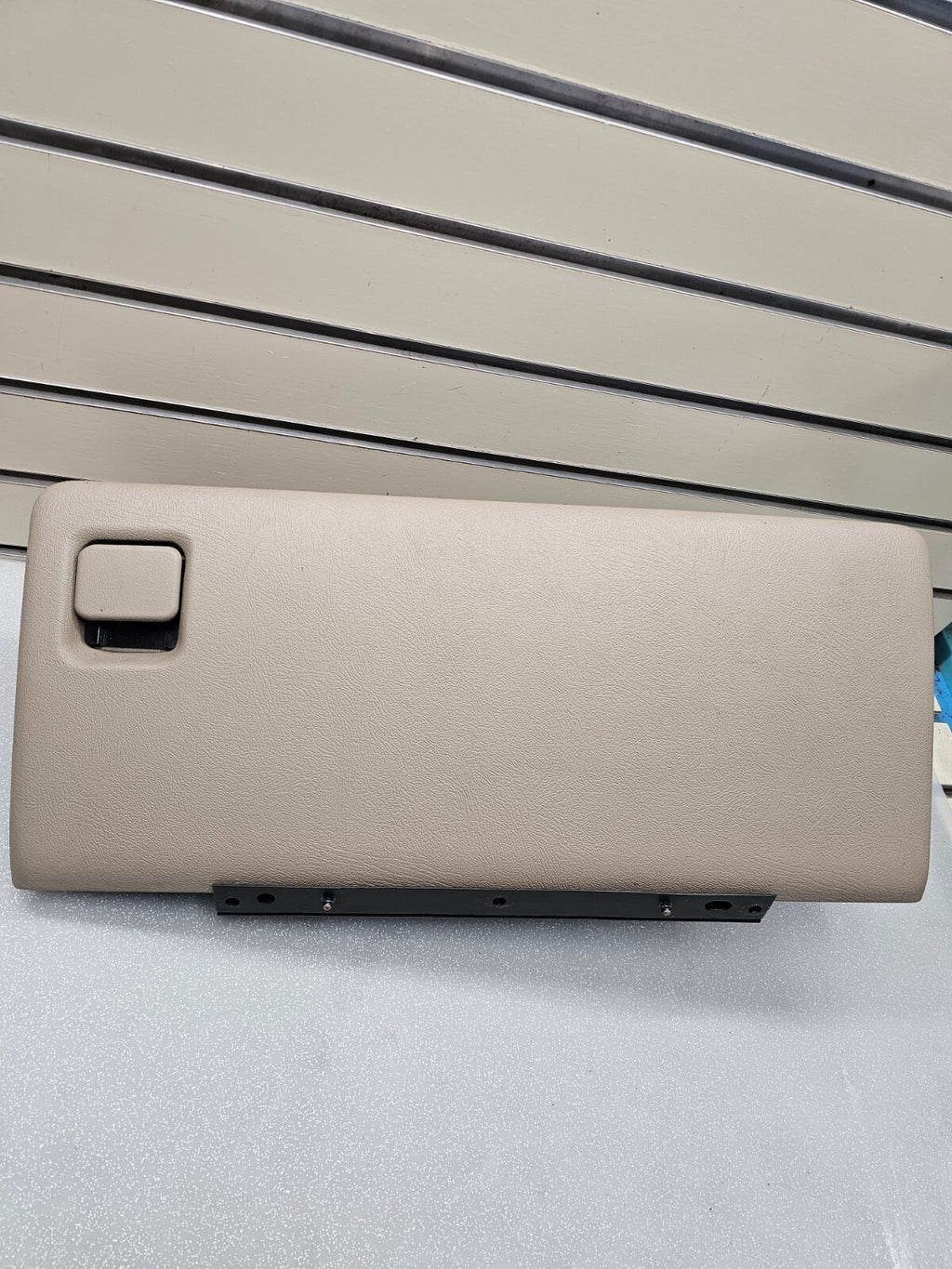 🔥99-06 Chevy SILVERADO SIERRA Dash GLOVE BOX Storage Compartment Door TAN G3