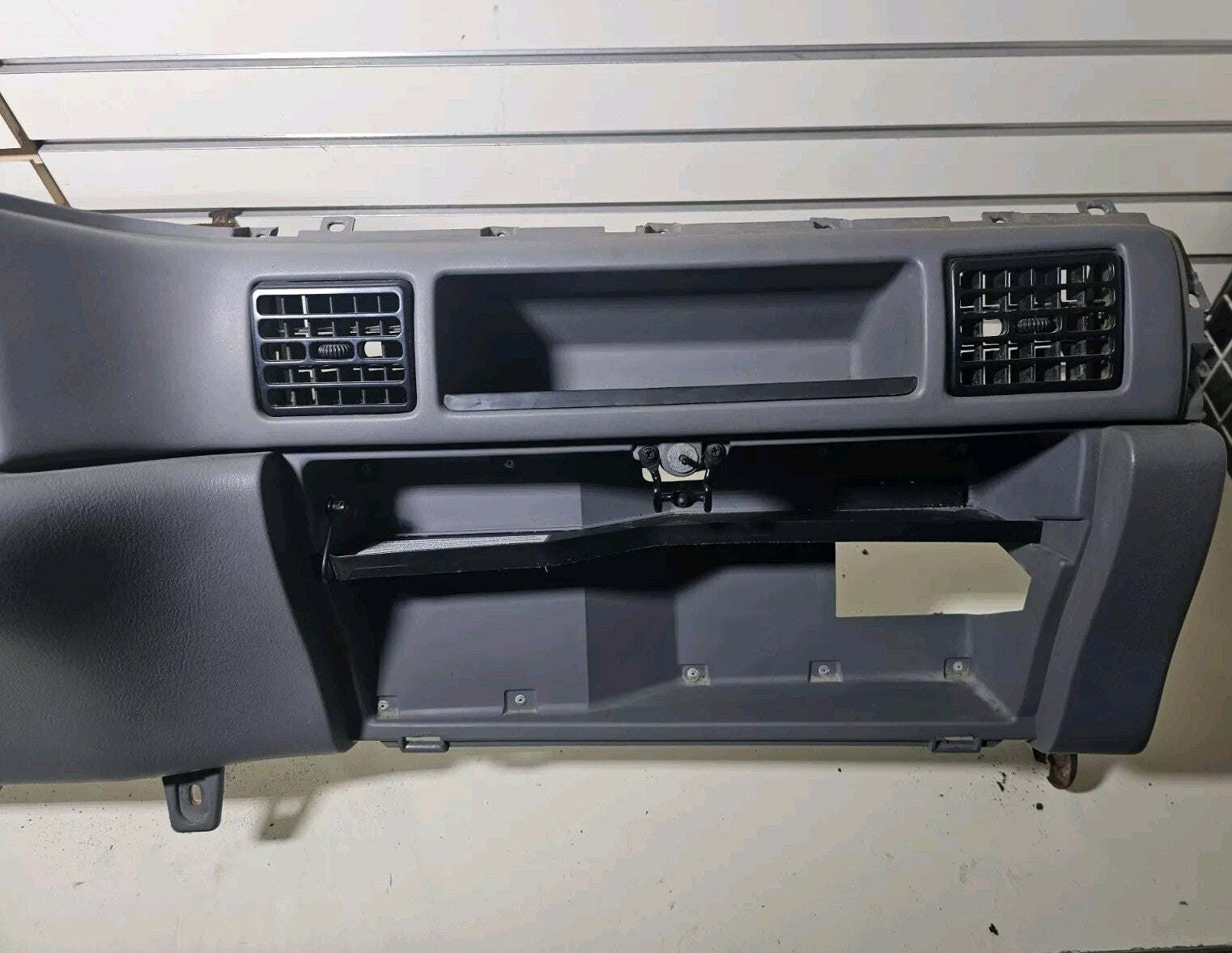 🔥94-97 Dodge Ram DASH DASHBOARD CORE Structure FRAME MOUNT LIGHT GRAY