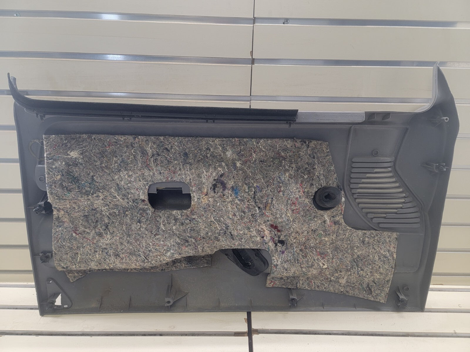 92-96 Ford F150 F250 BRONCO Door Panel Front right passenger 1/2 manual gray D18
