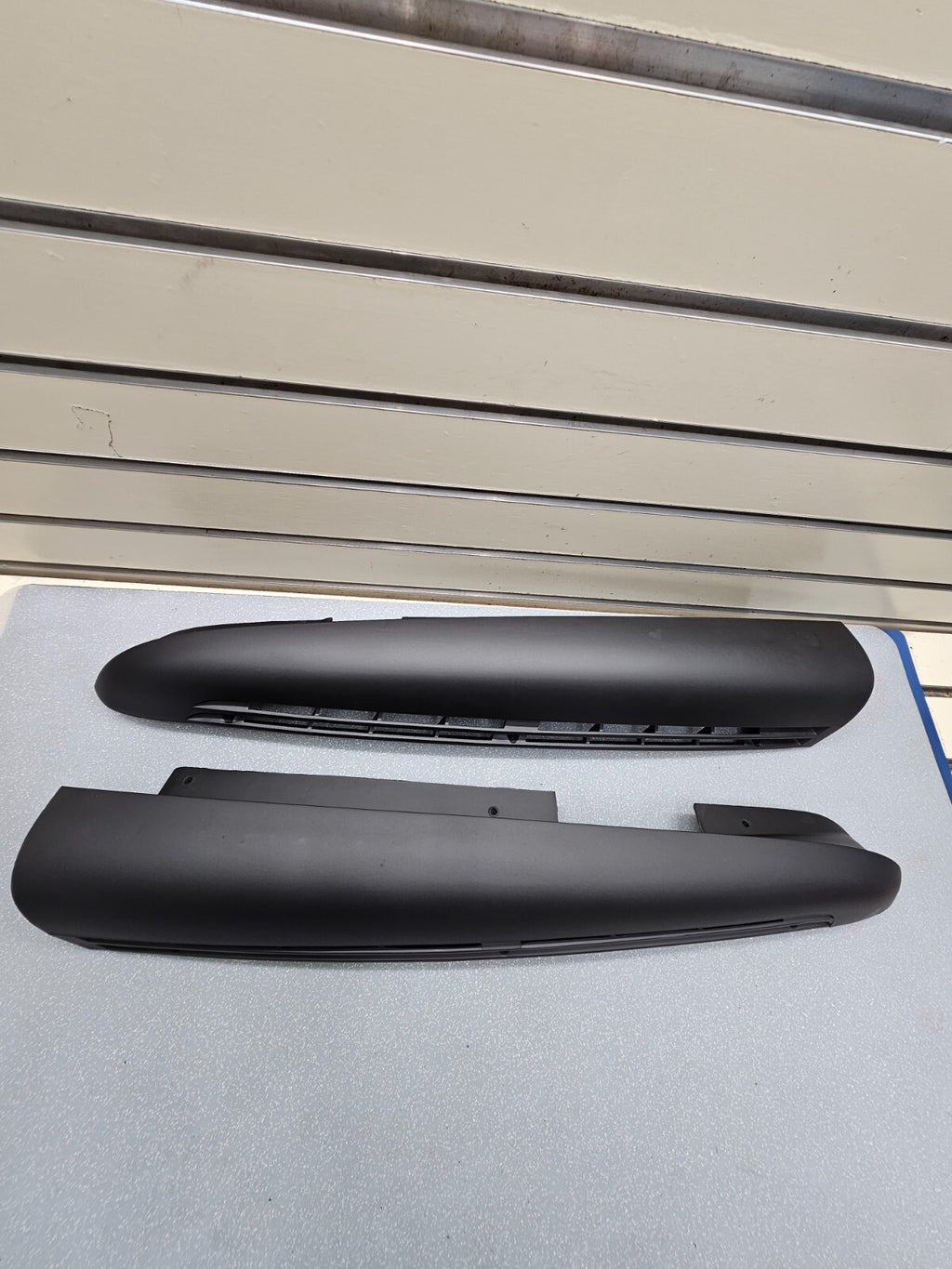 🔥95-99 Chevy GMC C/K Left Right Rear Exterior  D Pillar Barn Door Trim Molding