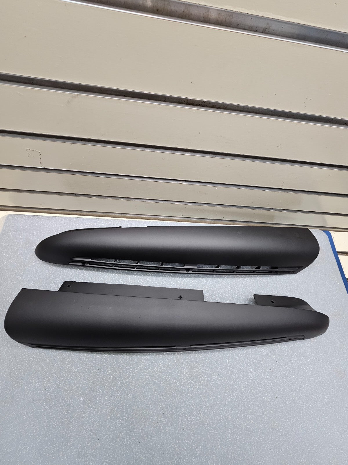 🔥95-99 Chevy GMC C/K Left Right Rear Exterior  D Pillar Barn Door Trim Molding