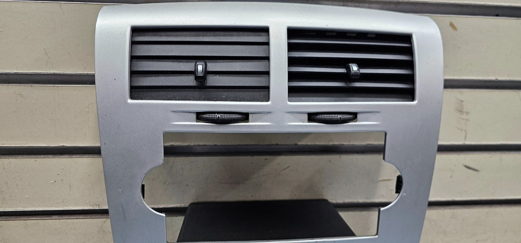 🔥07-09 Dodge CALIBER Dash Radio Center BEZEL Climate Dash Trim Vents SILVER B15