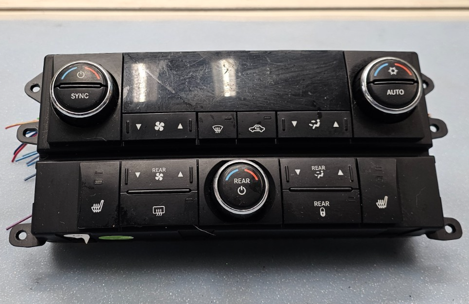 🔥08-10 Dodge Grand Caravan Town & Country Climate Control Rear A/C Heater Dash