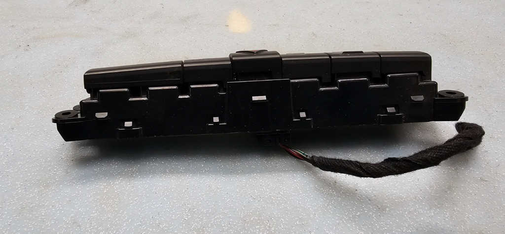 🔥06-08 PT CRUISER CENTER DASH HAZARD EMERGENCY LIGHT CONTROL SWITCH BLACK