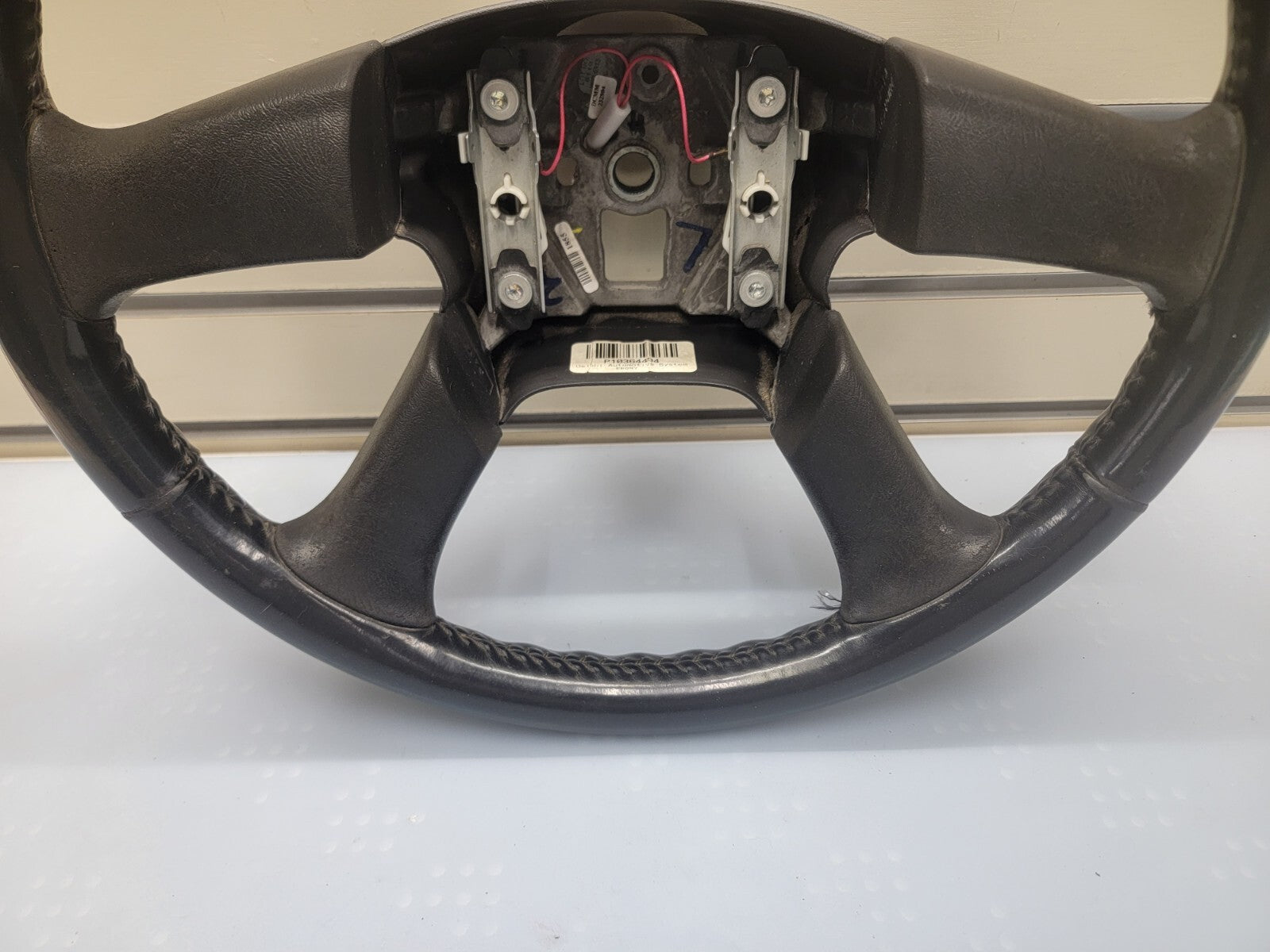 02-09 Trailblazer Envoy03-06 SILVERADO SIERRA YUKON STEERING WHEEL LEATHER BLACK
