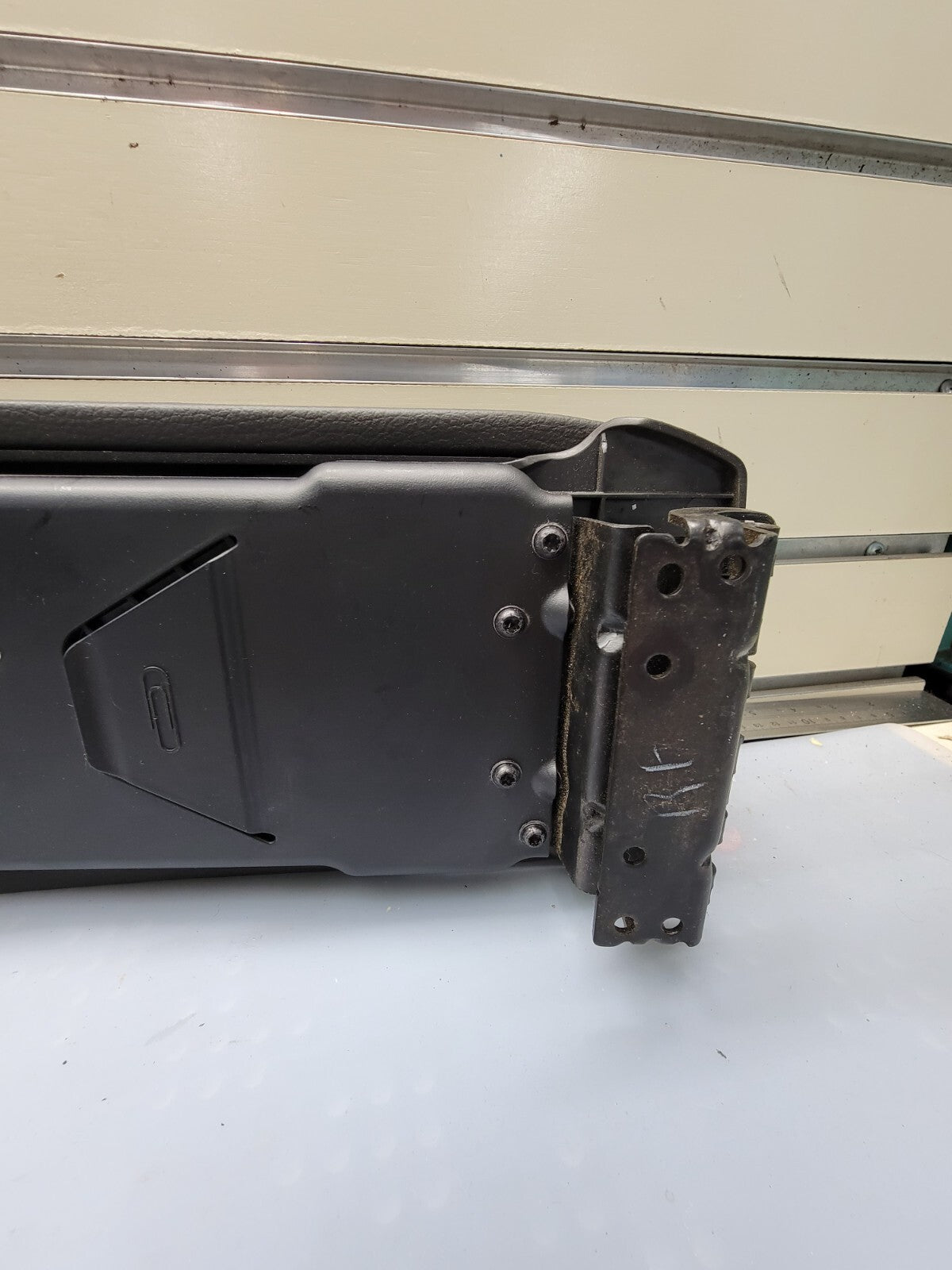 🔥2009-2010 Dodge Journey Center Console Sliding Armrest Lid Assembly OEM Black