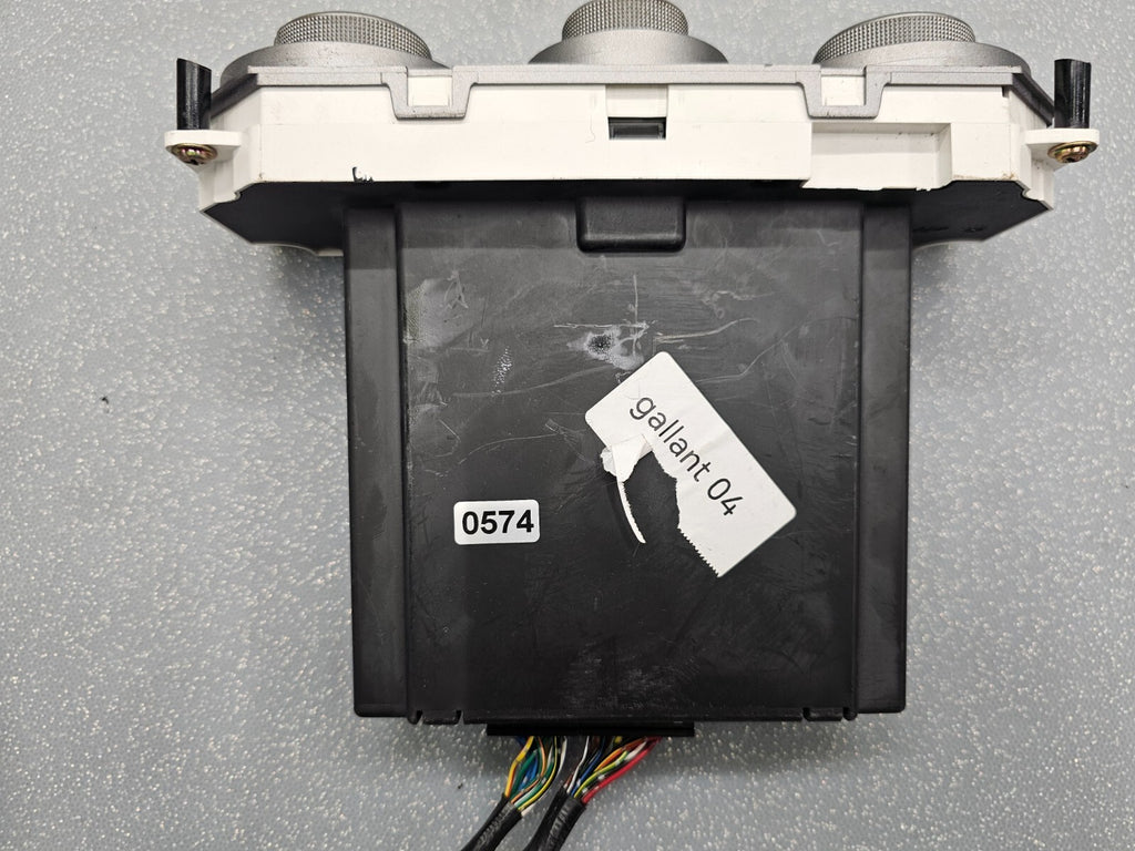 04-06 MITSUBISHI Galant Dash A/C Climate Heater Temperature Control Panel UNIT