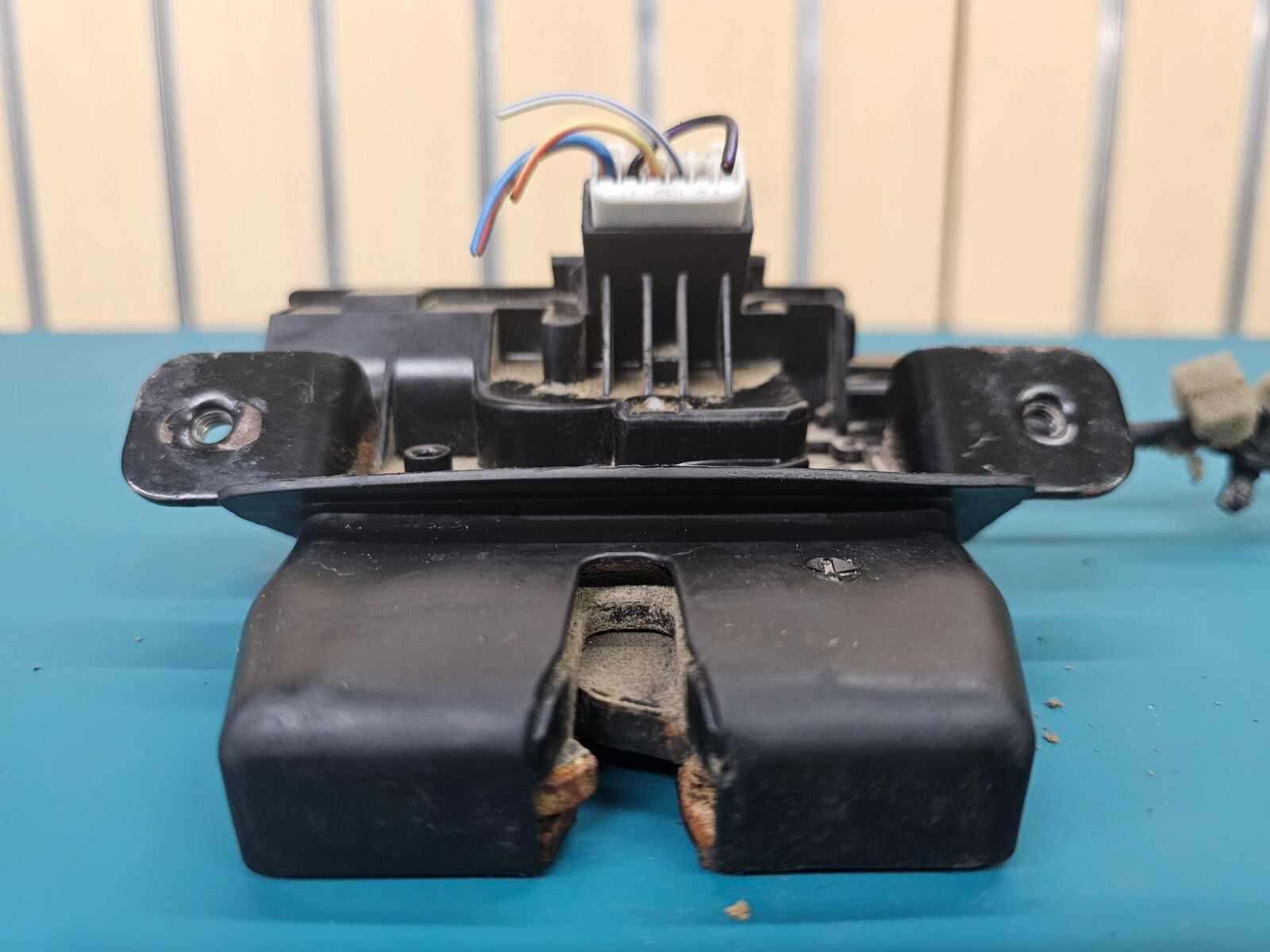 11-19 Ford Fiesta Tailgate Liftgate Trunk Lid Hatch Lock Latch Actuator Assembly
