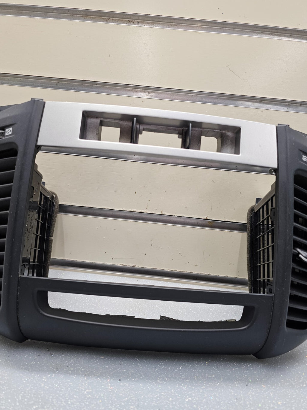 10-12 Hyundai Santa Fe Dash Radio Surround Bezel Climate Trim Panel DK Gray B53