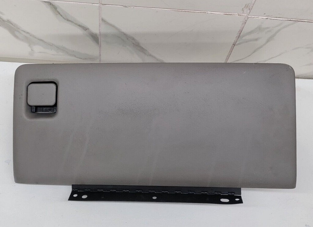 02-06 CADILLAC ESCALADE GLOVE BOX GLOVEBOX DASH STORAGE COMPARTMENT OE GRAY G9