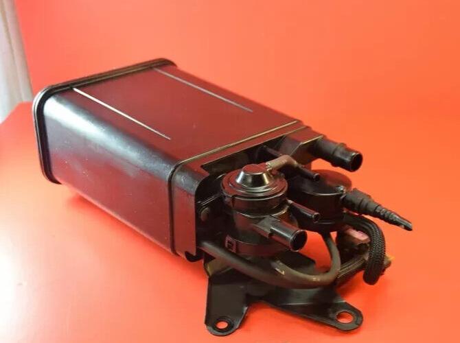 03-05 MATRIX COROLLA FUEL VAPOR CHARCOAL EVAP EMMISION CHARCOAL CANISTER GENUINE