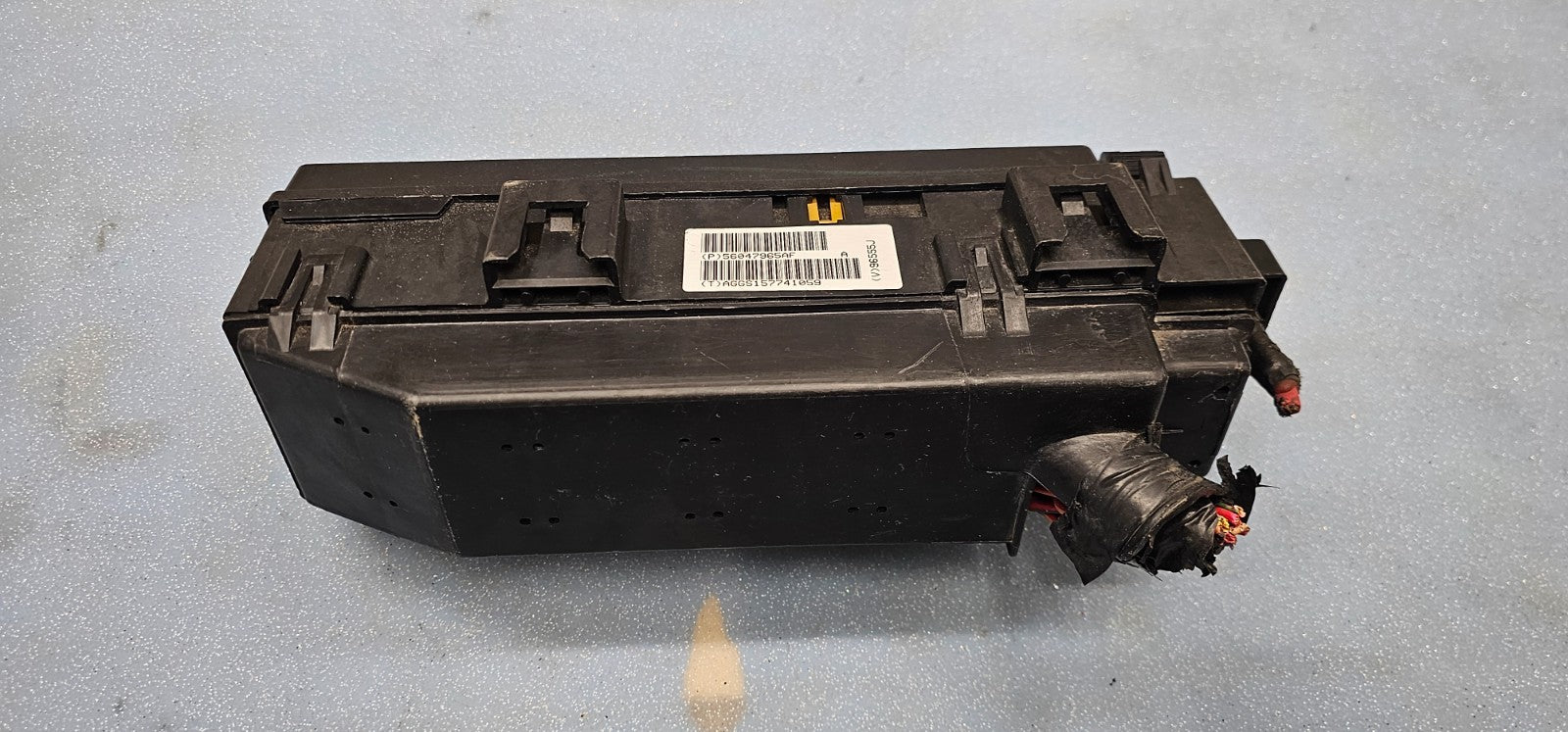 🔥2007 Commander Grand Cherokee 4.7L Engine HOOD FUSE Relay BOX Release Cover