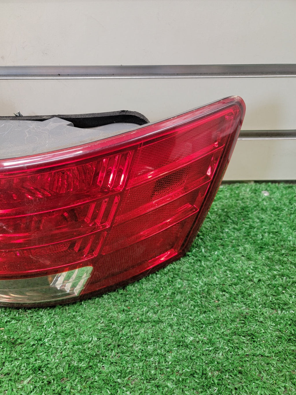 🔥06-08 Hyundai Sonata Outer Tail Light Assembly Lamp Passenger Right Halogen