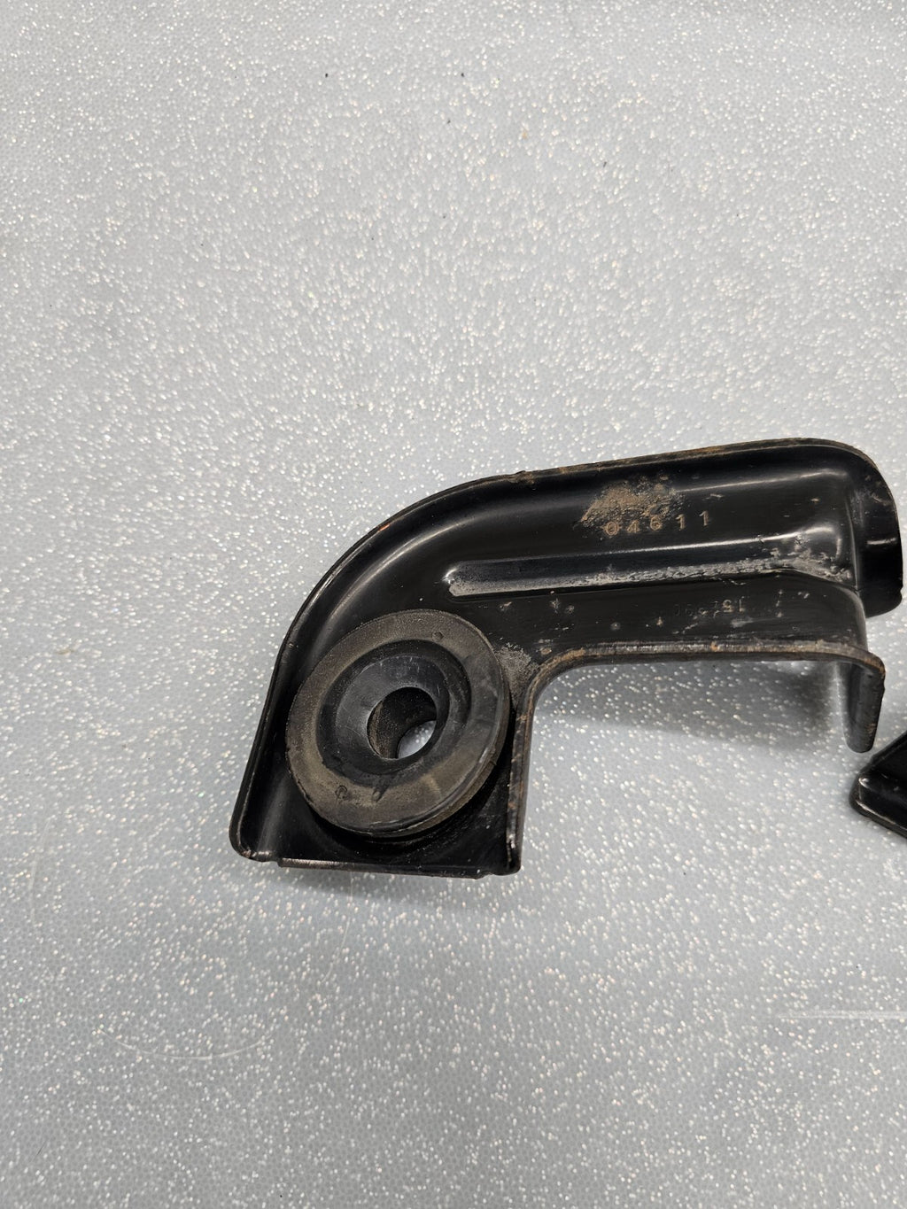 09-17Traverse GMC Acadia Upper Radiator Bracket Left Right Support OEM