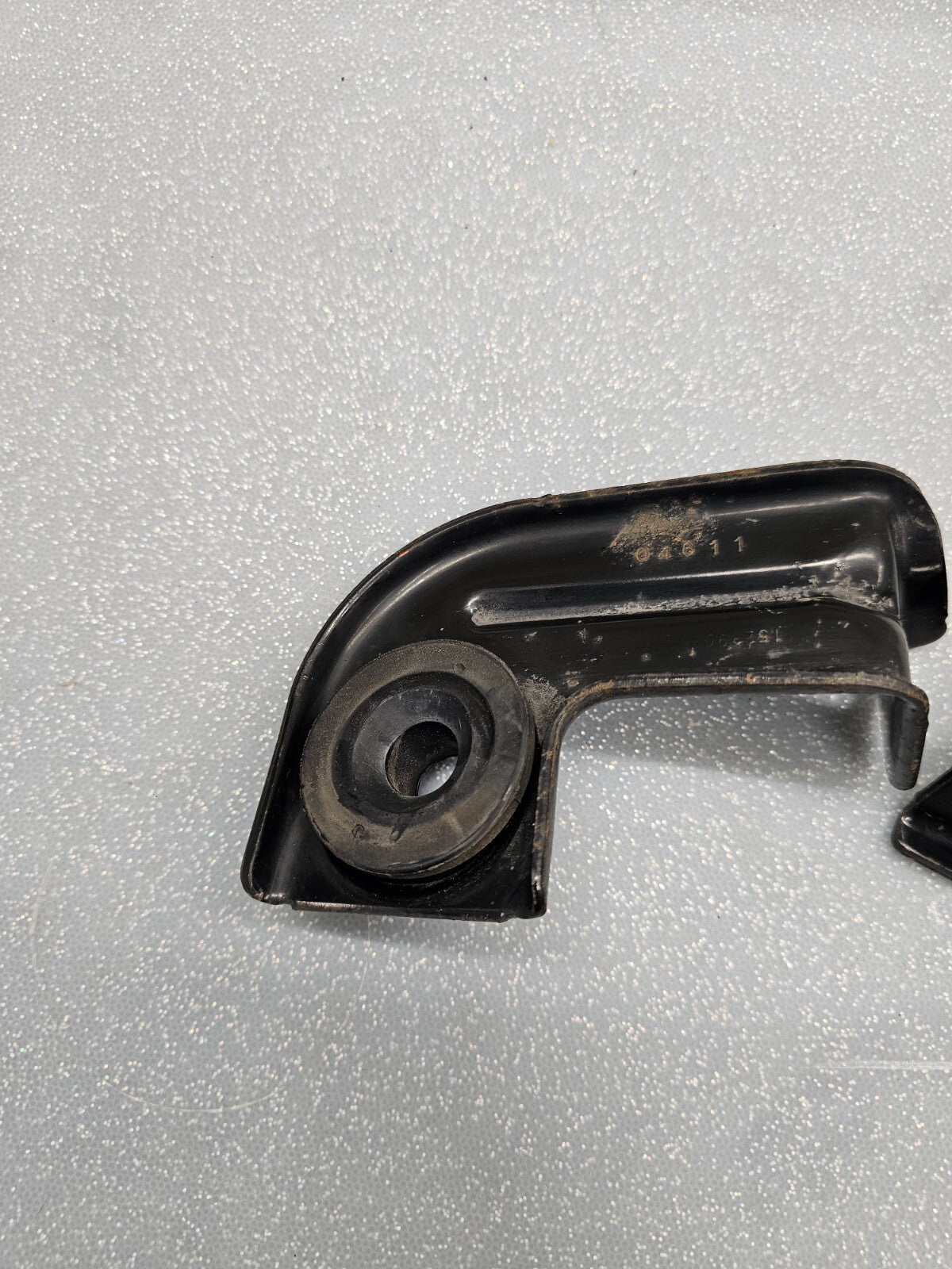 09-17Traverse GMC Acadia Upper Radiator Bracket Left Right Support OEM