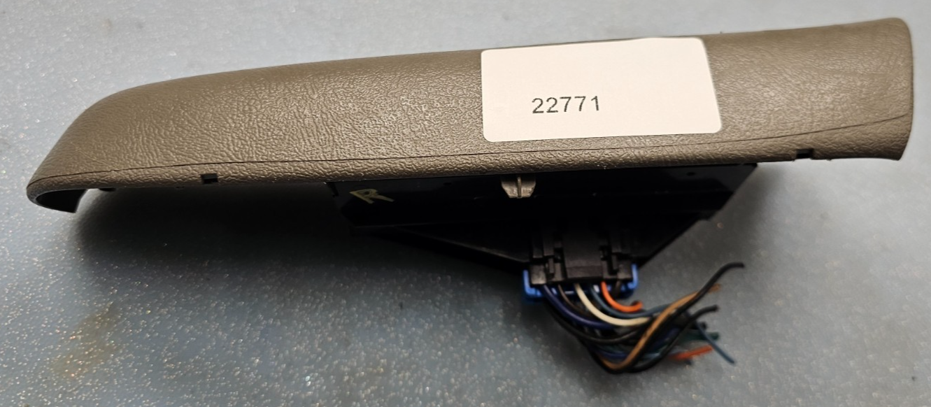 🔥99-02 Silverado SIERRA Front RIGHT Passenger Power Window Switch Lock GRAY