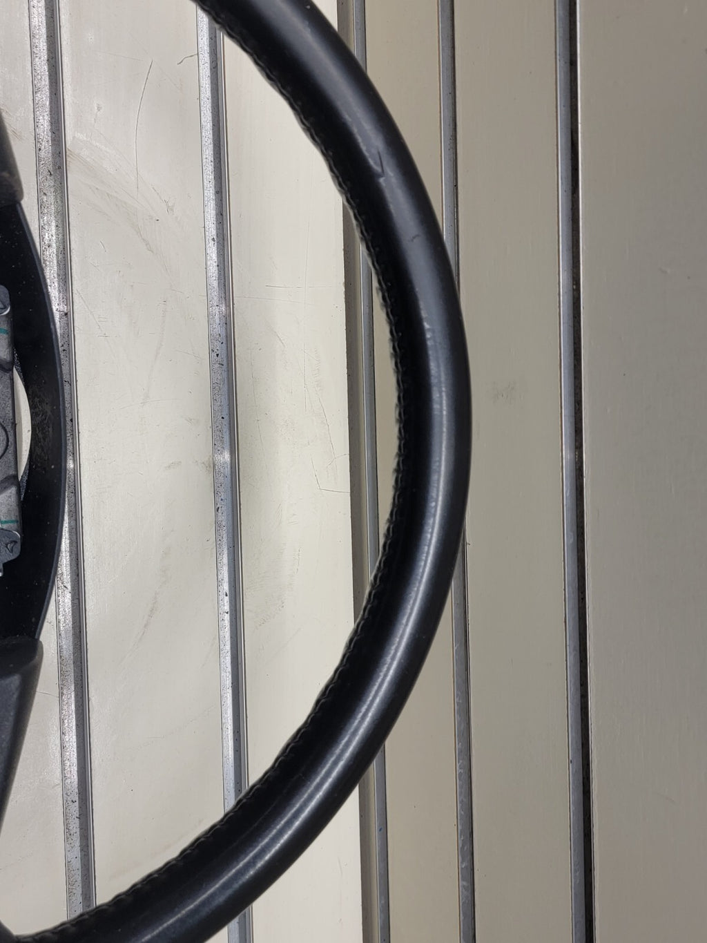 🔥03-06 SILVERADO SIERRA YUKON TAHOE SUBURBAN STEERING WHEEL LEATHER BLACK