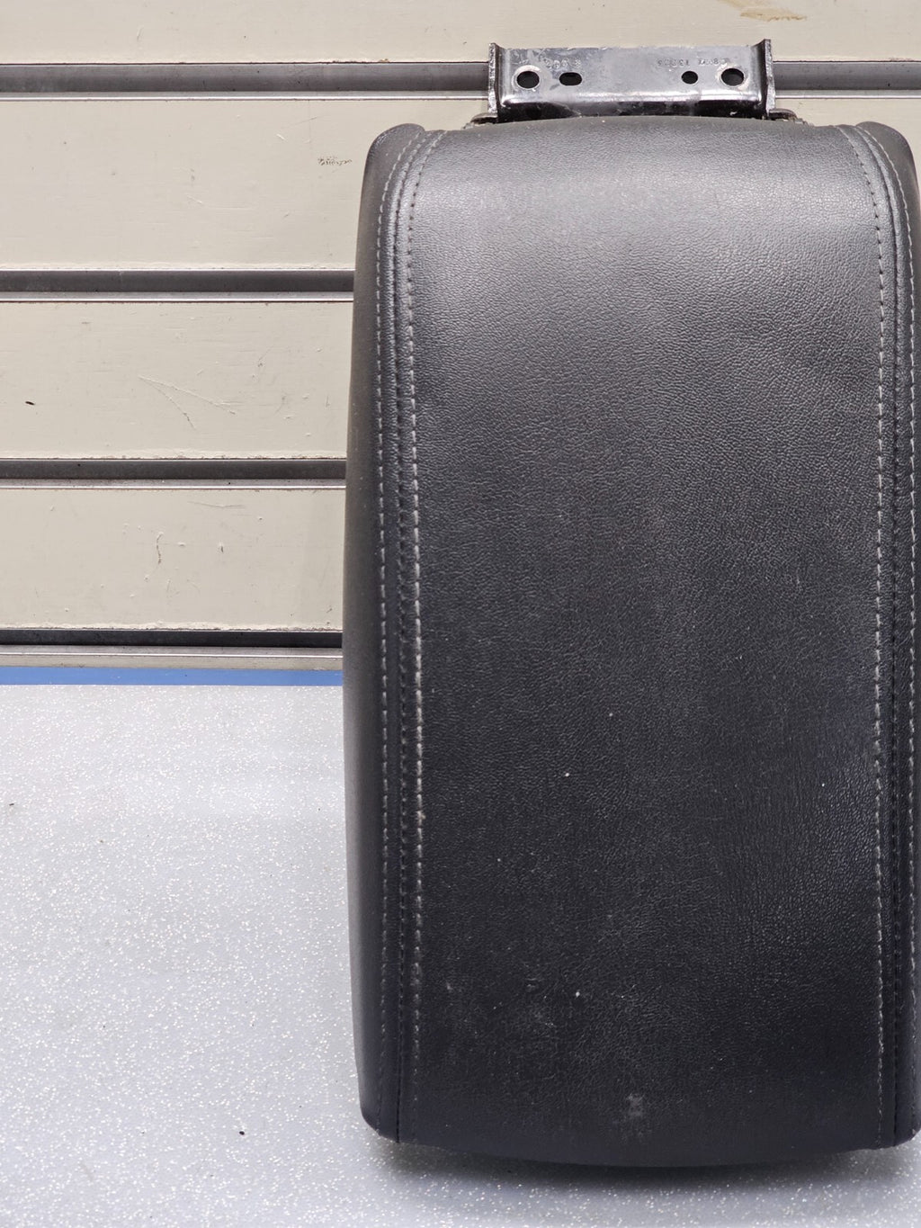 🔥09-13 Mazda 6 Center Console Leather Armrest Lid Top Pad Assembly Black OEM
