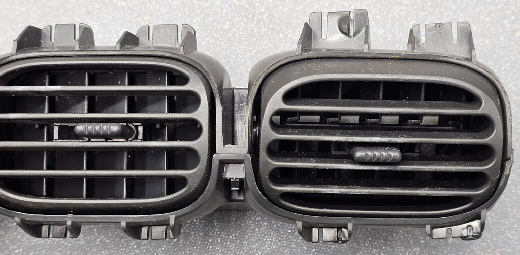 🔥97-03 Pontiac Grand Prix Center Dash Air Vent A/C AC Heater Panel Grille Black