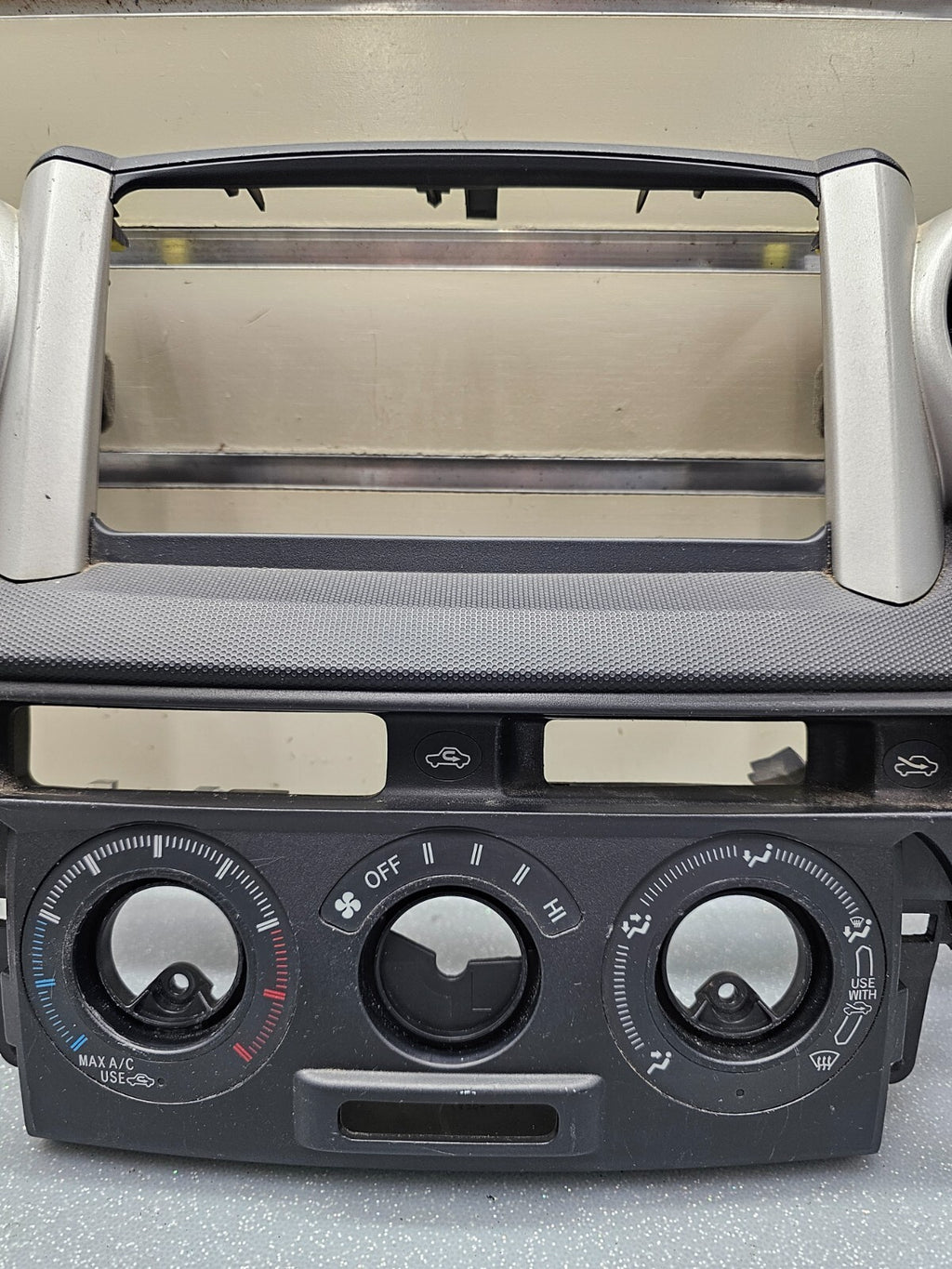 04-06 Scion XA Center Dash Radio Surround Bezel Trim Panel Climate Silver/black