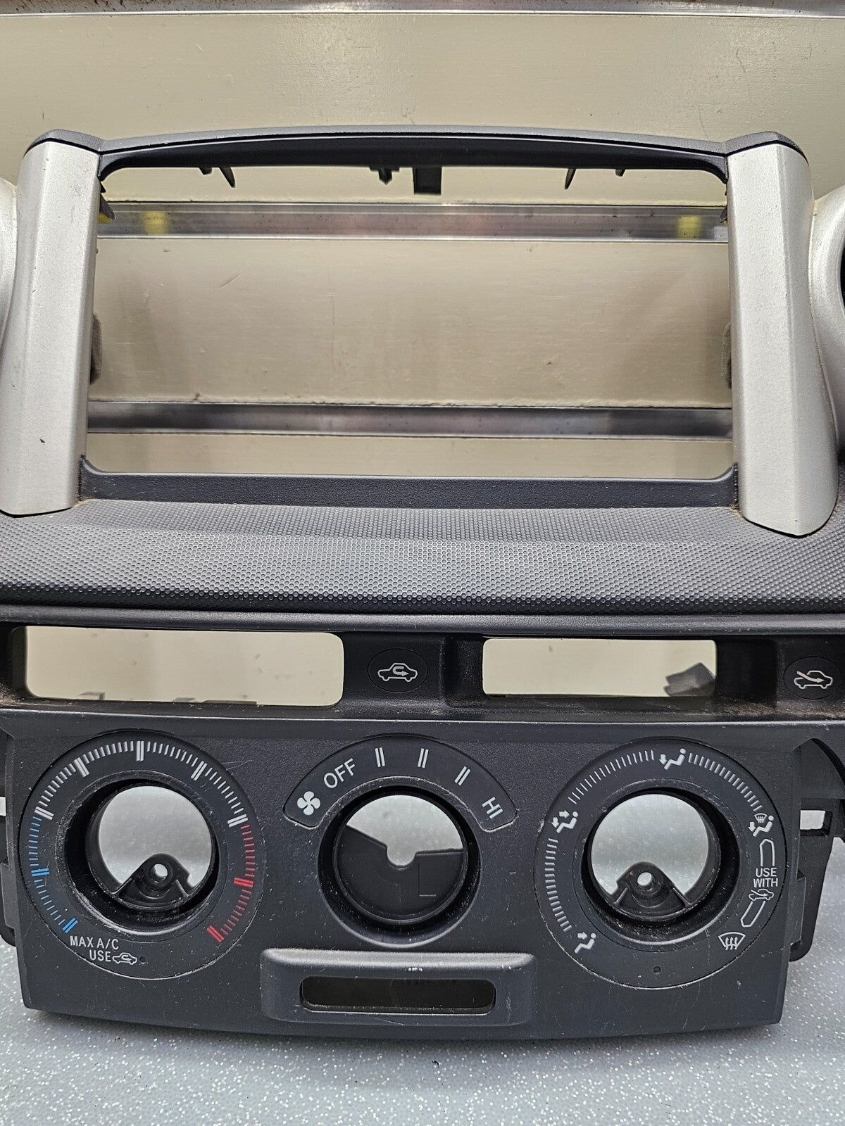 04-06 Scion XA Center Dash Radio Surround Bezel Trim Panel Climate Silver/black
