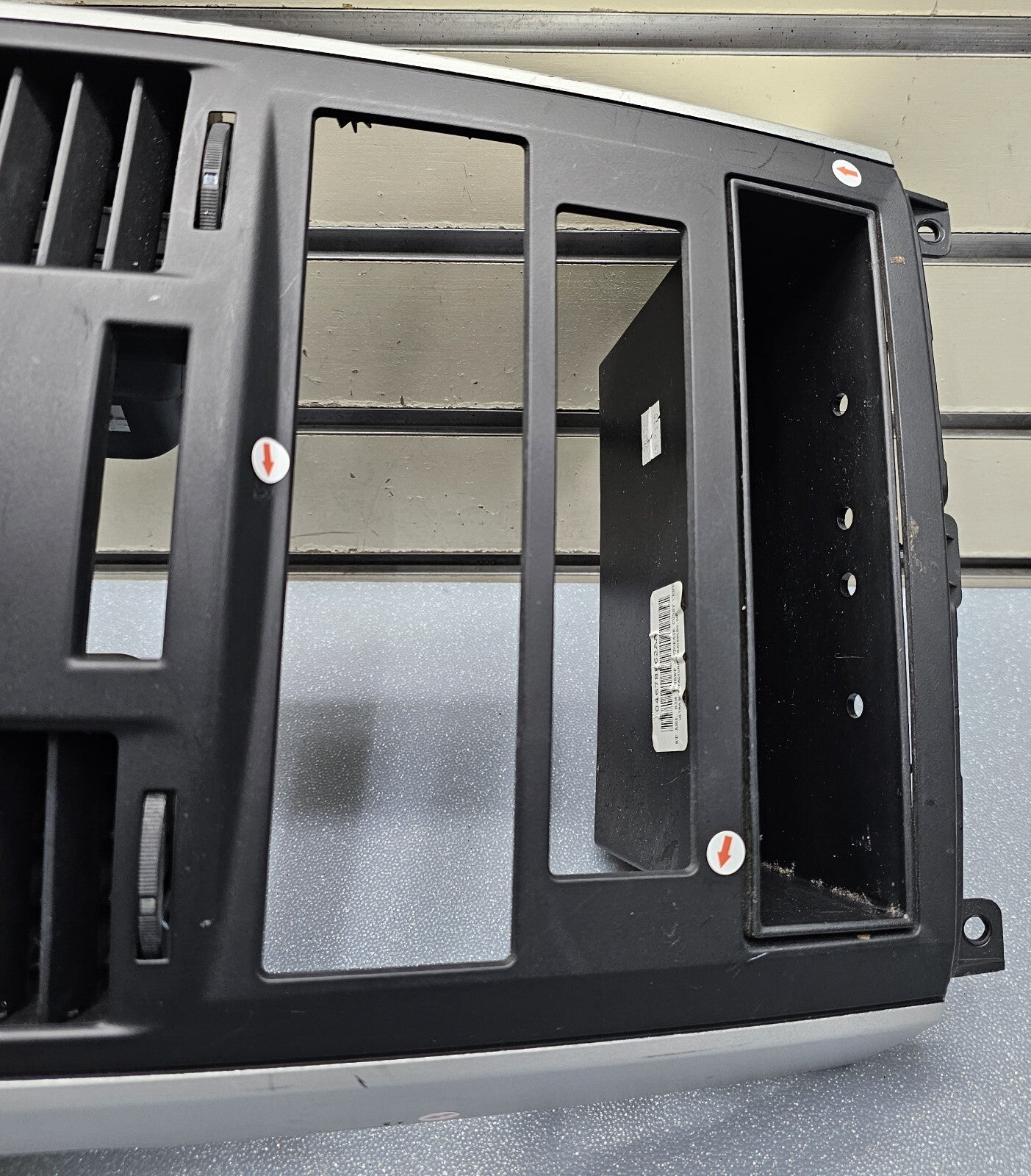 08-10 GRAND CARAVAN DASH RADIO STEREO DISPLAY BEZEL TRIM INSTRUMENT PANEL BLACK