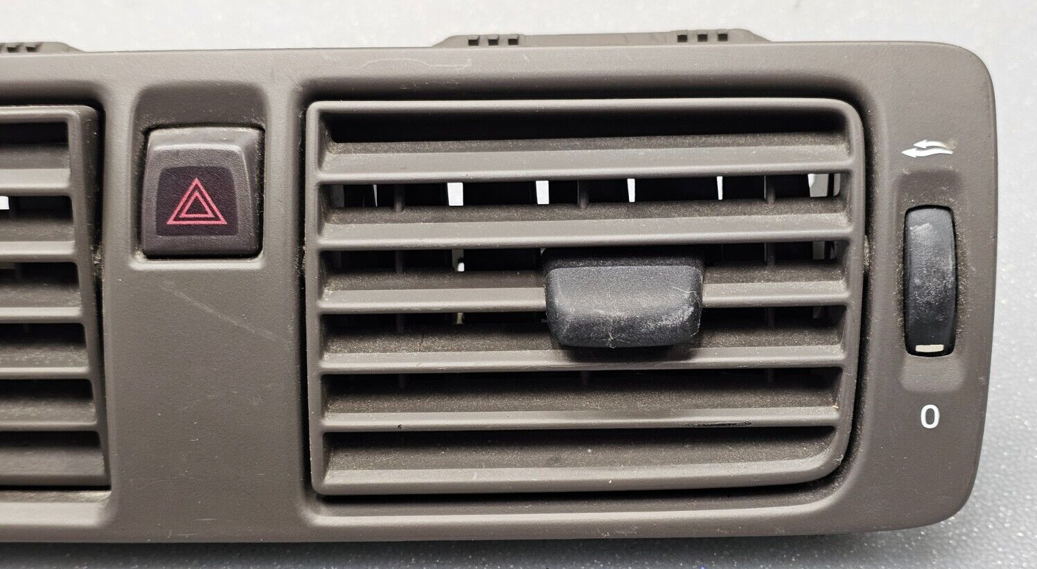 04-07 Volvo S40 Front Middle Dash Center Air Vent Heater Conditioning Bezel Tan