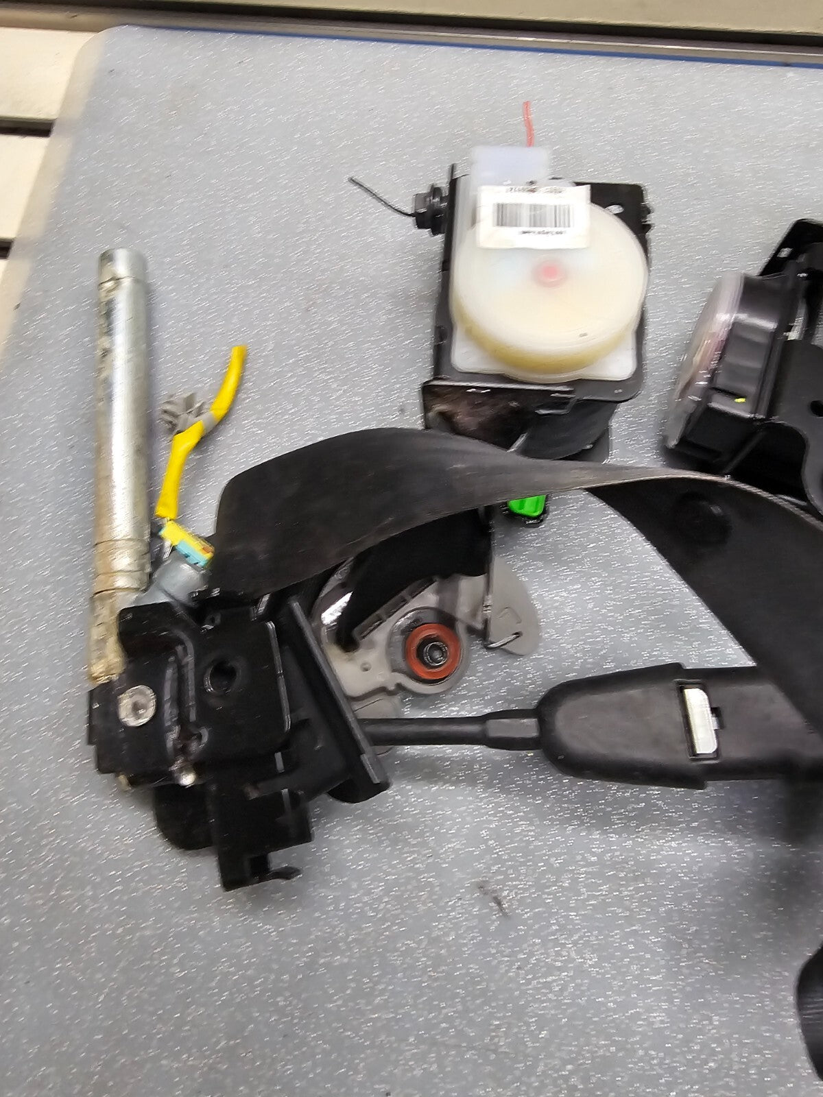 🔥12-17 Hyundai Accent Front Left Driver/Right Passenger Seat Belt Retractor OEM