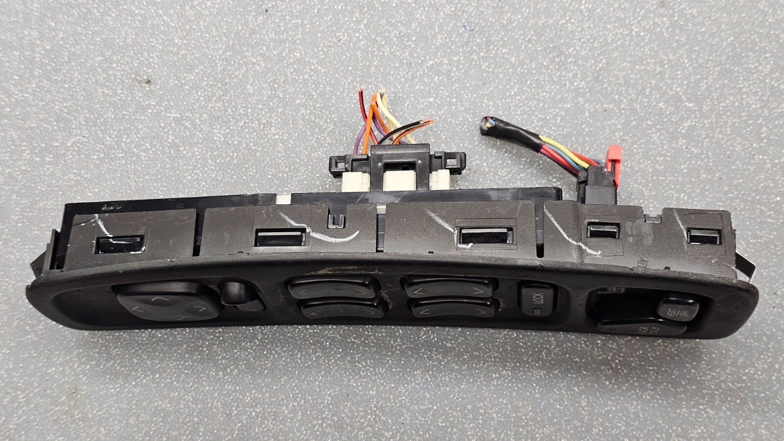 98-04 Deville Seville Left Driver Master Window Door Power Switch Assembly Black