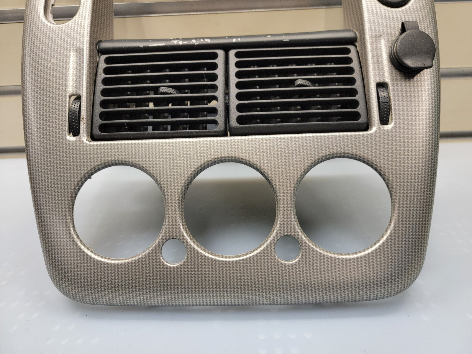 02-05 FORD EXPLORER RADIO AUDIO CLIMATE TEMPERATURE CONTROL BEZEL TRIM silver