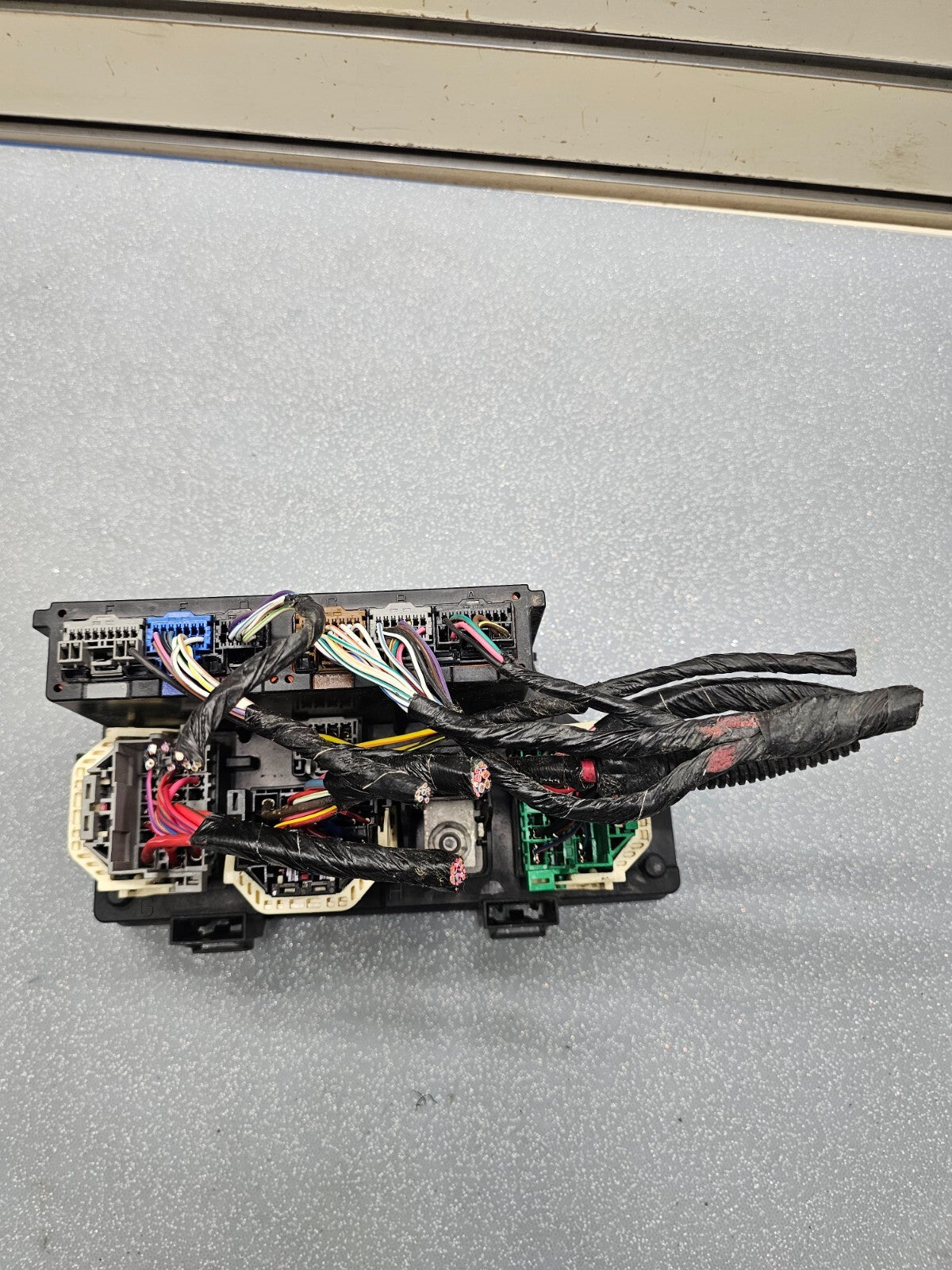🔥2008 - 2009 CHRYSLER SEBRING / AVENGER FUSEBOX POWER RELAY TIPM MODULE BCM