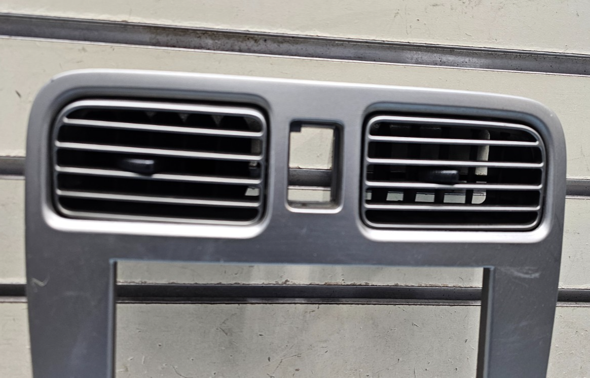 03-08 Subaru Forester Radio Trim Panel Climate Control Center Dash Bezel Silver