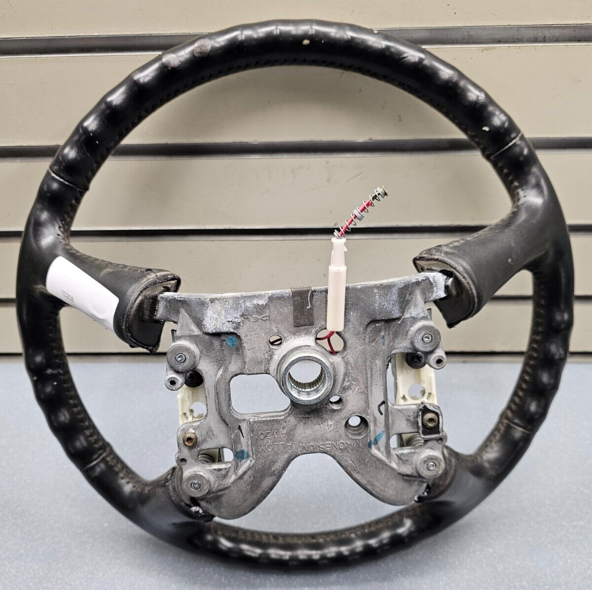 99-02 Chevy Silverado Tahoe Suburban Blazer SONOMA Steering Wheel Leather black