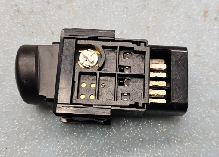 🔥03-08 Vibe Hazard Emergency Warning Light Lamp Flasher Switch Control Button 