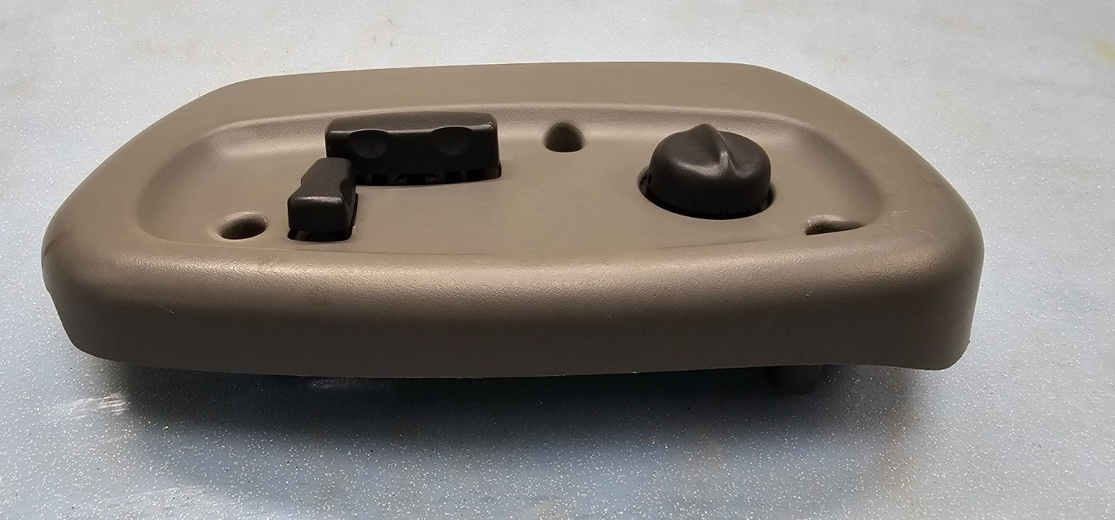 🔥2002-2005 GMC Envoy Power Directional Seat Switch LEFT DRIVER Side GRAY OEM