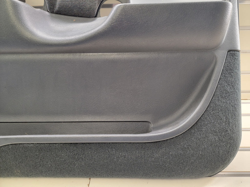 98-04 Chevy Blazer Jimmy S-10 GMC Sonoma Front Door Panel Auto right side BLACK