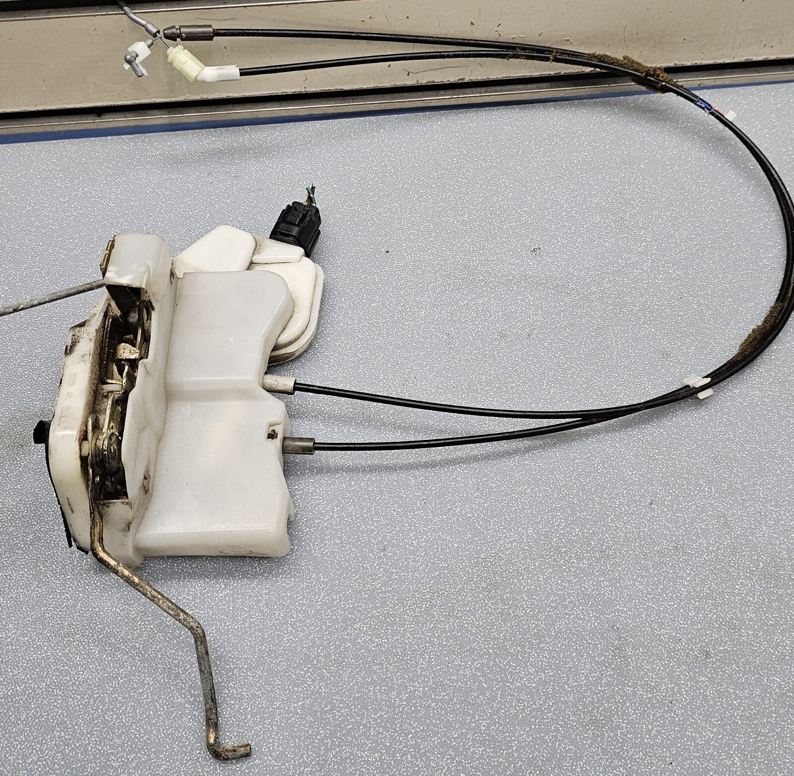 🔥2000-2005 Mitsubishi Eclipse Left Driver Door Lock Latch Actuator Assembly OEM