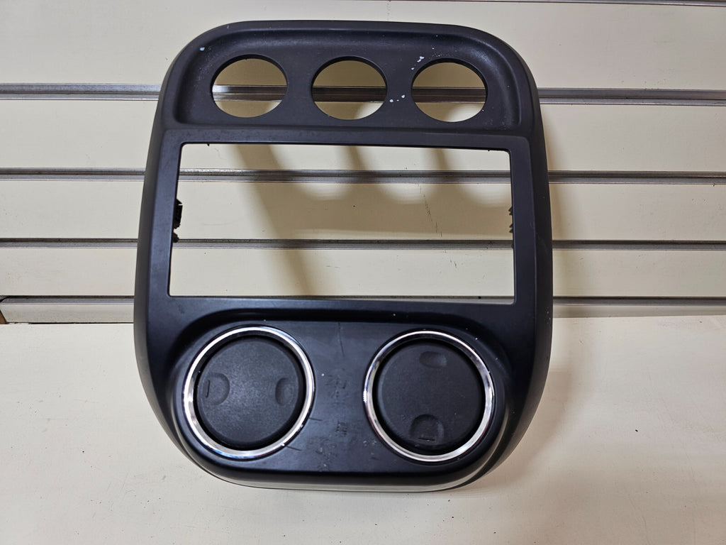 🔥10-16 Jeep Compass Patriot Center Dash Radio Climate Trim Bezel Panel BLACK