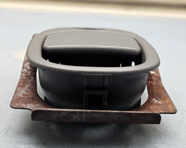 🔥02-05 TRAILBLAZER ENVOY RAINIER GLOVE BOX COMPARTMENT LATCH HANDLE DARK GRAY