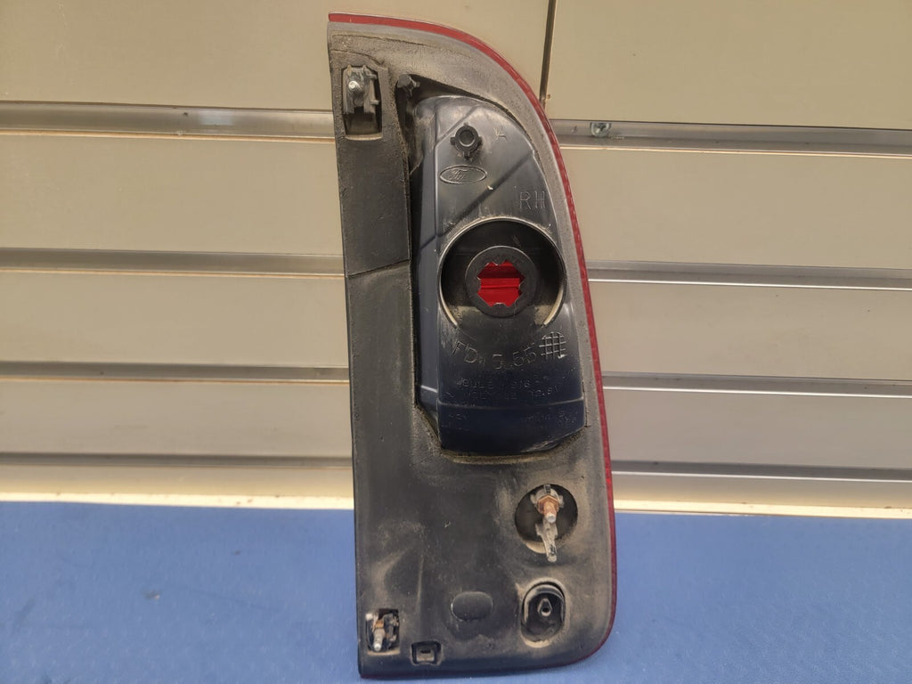 1998-2002 Lincoln Navigator Rear RIGHT RH SIDE TAIL LIGHT INNER Assembly OEM