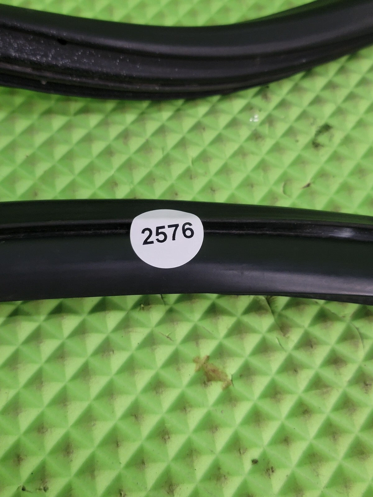 🔥07-14 Chevrolet Tahoe Rear Front Right Passenger Door Weatherstrip Seal Black
