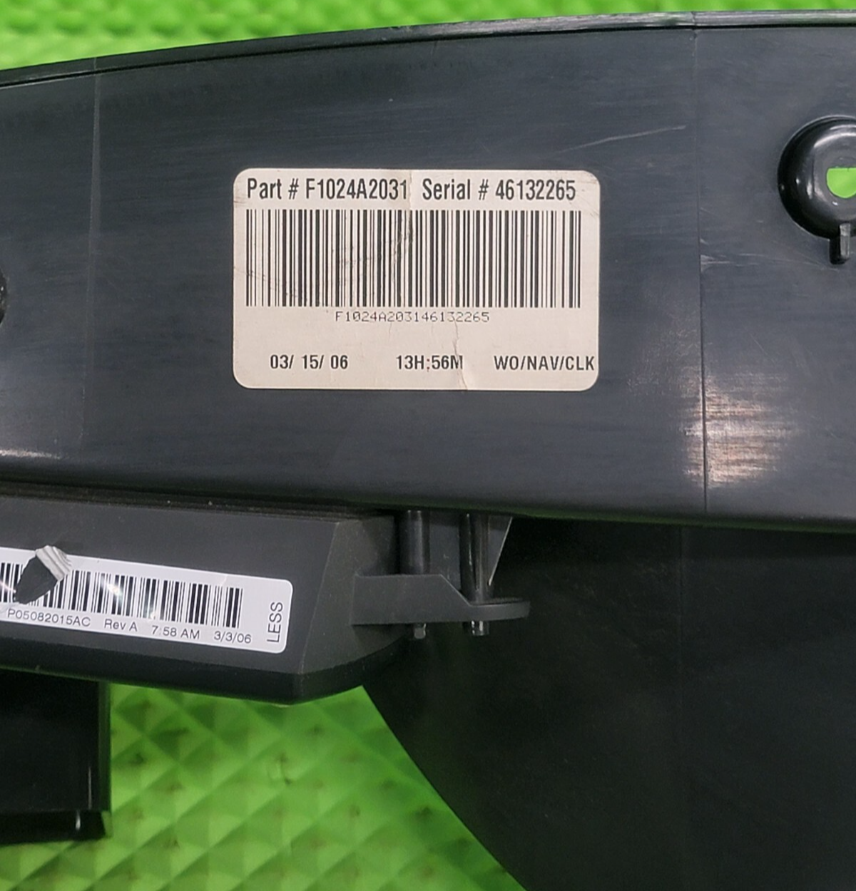 🔥04-07 Chrysler Pacifica Dash Instrument Panel Cluster Speedometer Bezel black