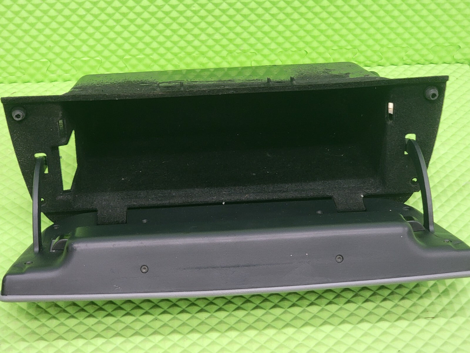 🔥00-03 Mercedes W163 ML55 AMG Dashboard Glove Box Compartment Light Gray G11