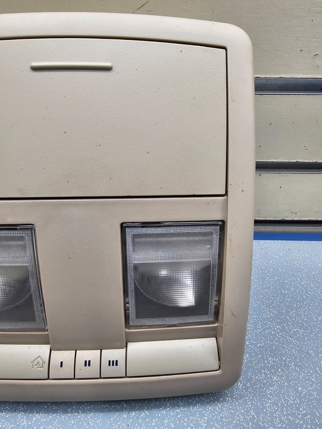 05-07 Chrysler 300 Charger Overhead Console Dome Map Light Storage Assembly Tan