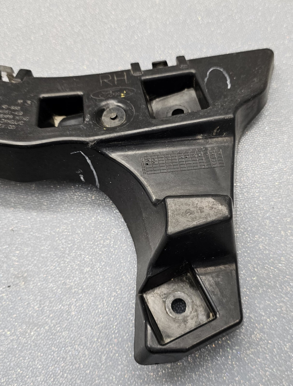🔥2013-2018 Ford Fusion Rear Bumper Bracket Right Hand OEM