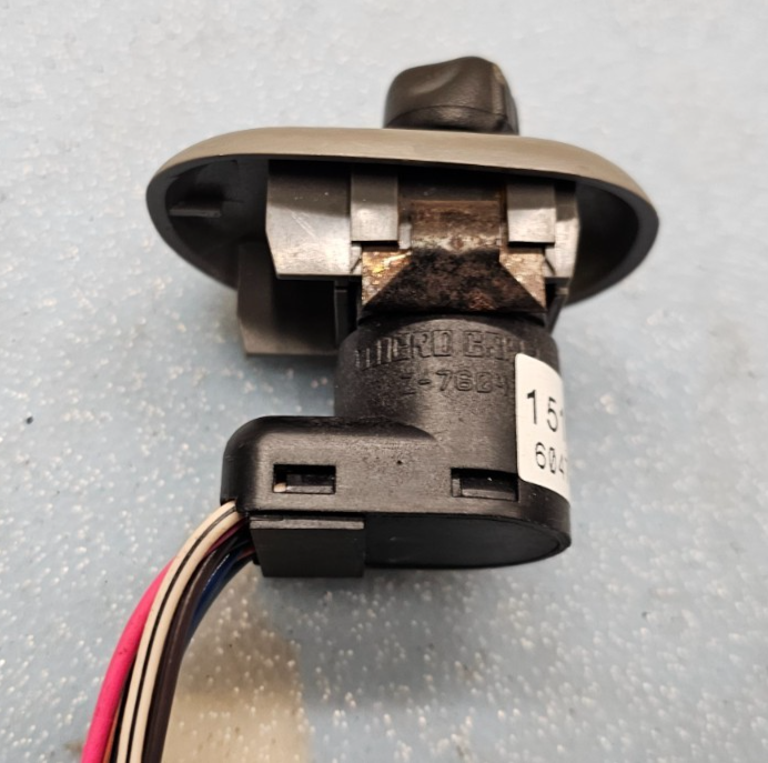 🔥02-09 TRAILBLAZER ENVOY A LEFT DRIVER POWER MIRROR DOOR CONTROL SWITCH GRAY