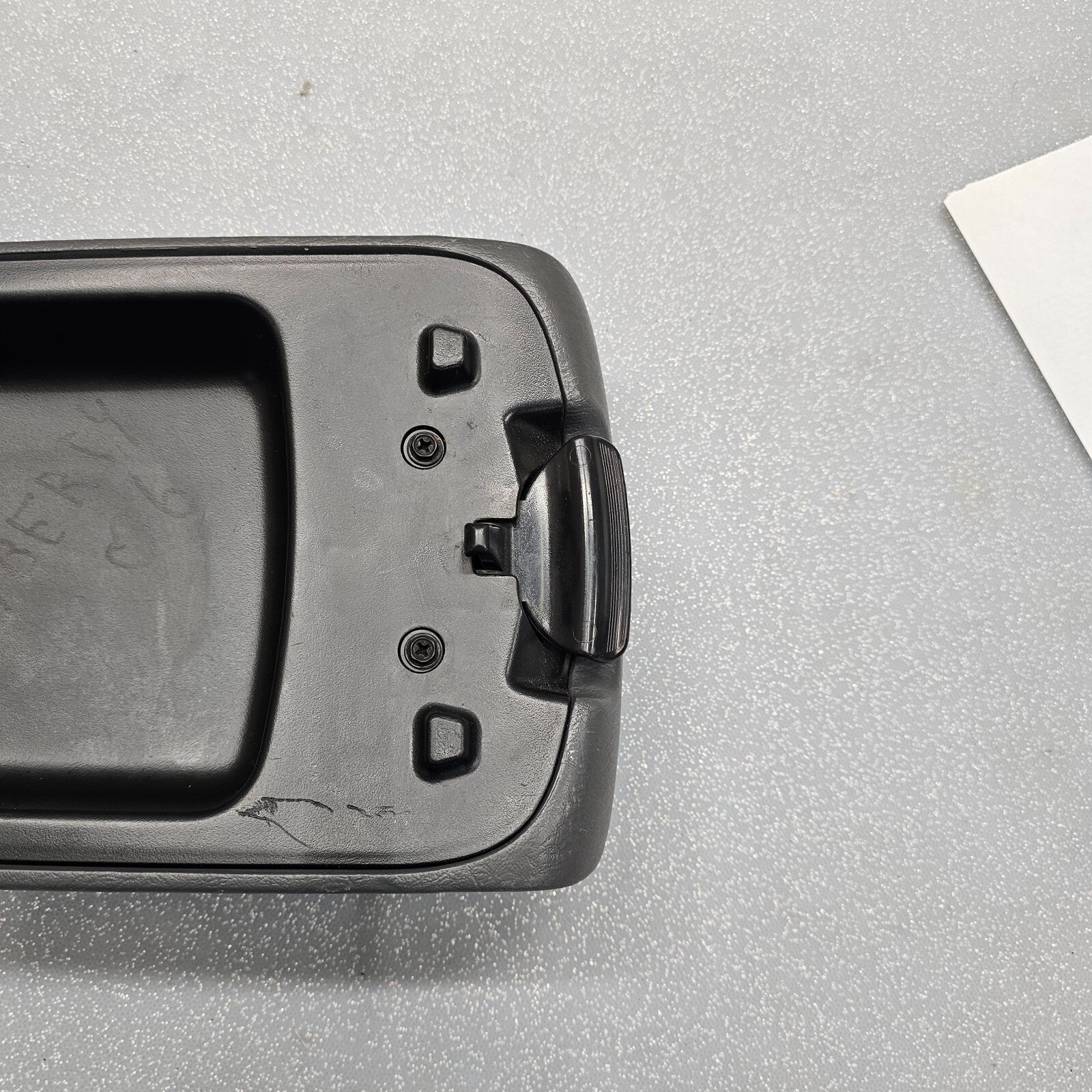 🔥02-07 Jeep Liberty Front Center Console Arm Rest Cover Lid Assembly Black OEM